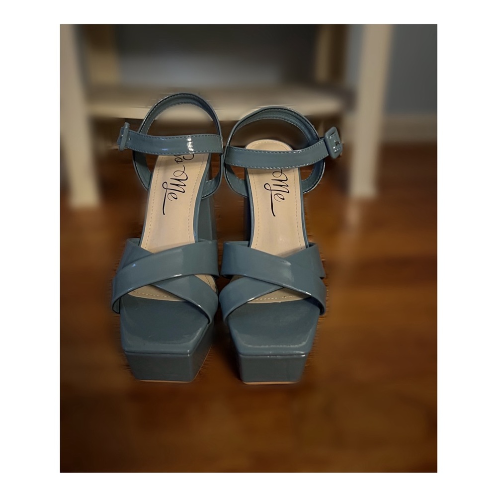 Leather Block Heels blue and tan color